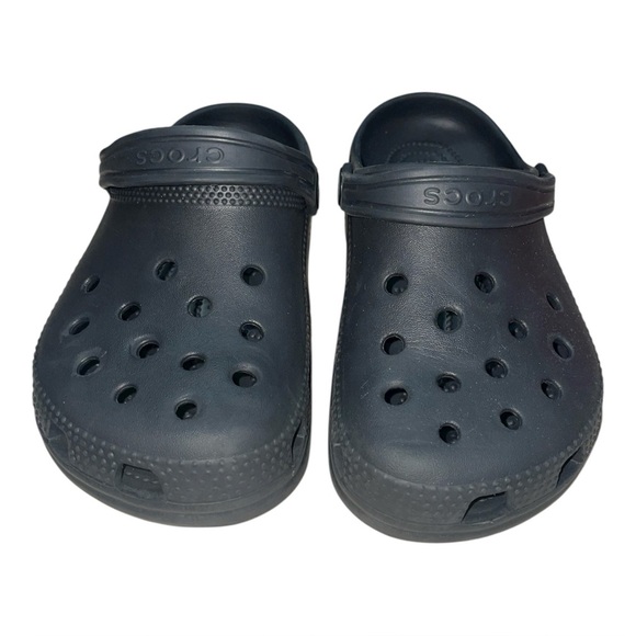 Kid’s Crocs w/ Jibetz - Picture 3 of 9